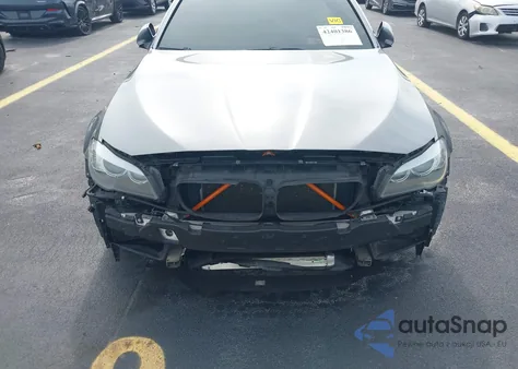 2013 BMW M5 из США, поврежденный, VIN WBSFV9C53DD095989